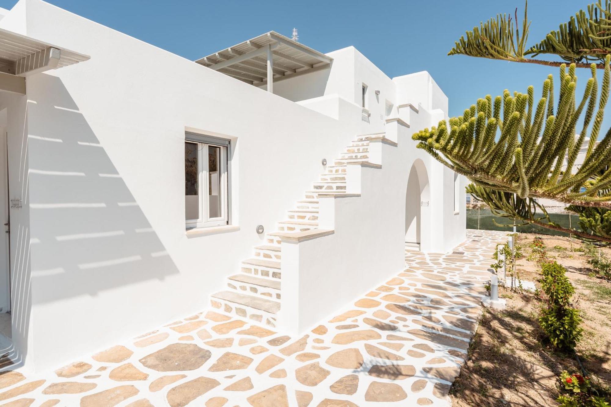 Celestial Seaview Apartments- Ariadne Naxos City Экстерьер фото
